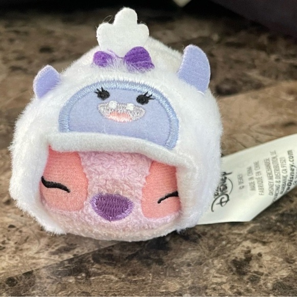 Disney Store Tsum Tsum Christmas 2018 Advent Calendar  Stitch Angel